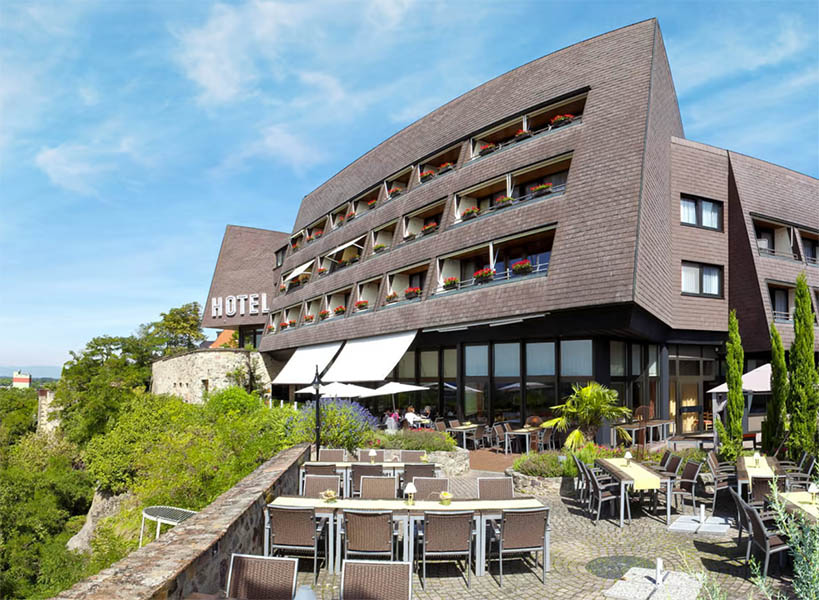 Außenansicht des Hotel am Park mit Terrasse