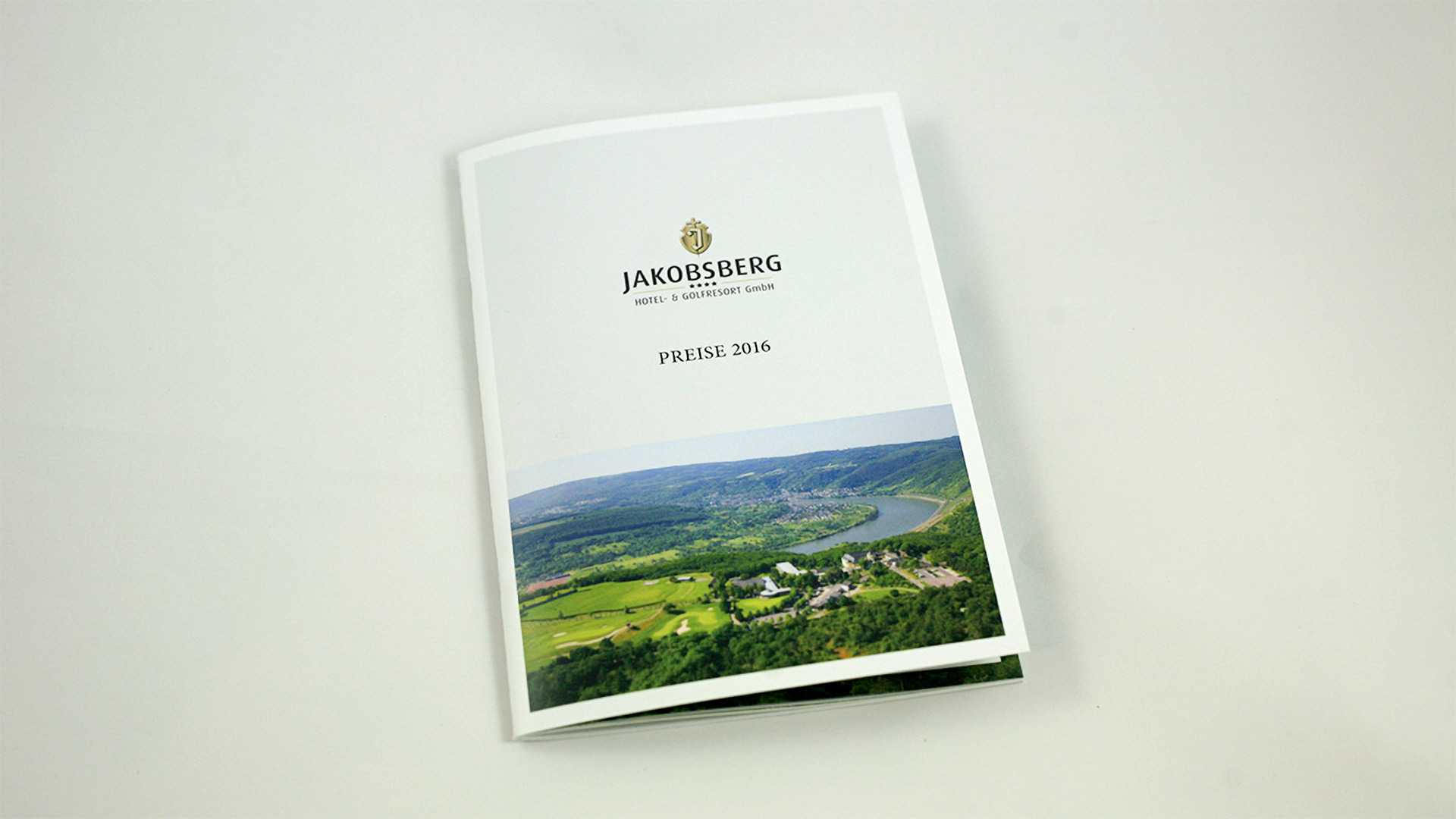 Ansicht der Vorderseite der Arrangementsbroschüre vom Hotel Jakobsberg