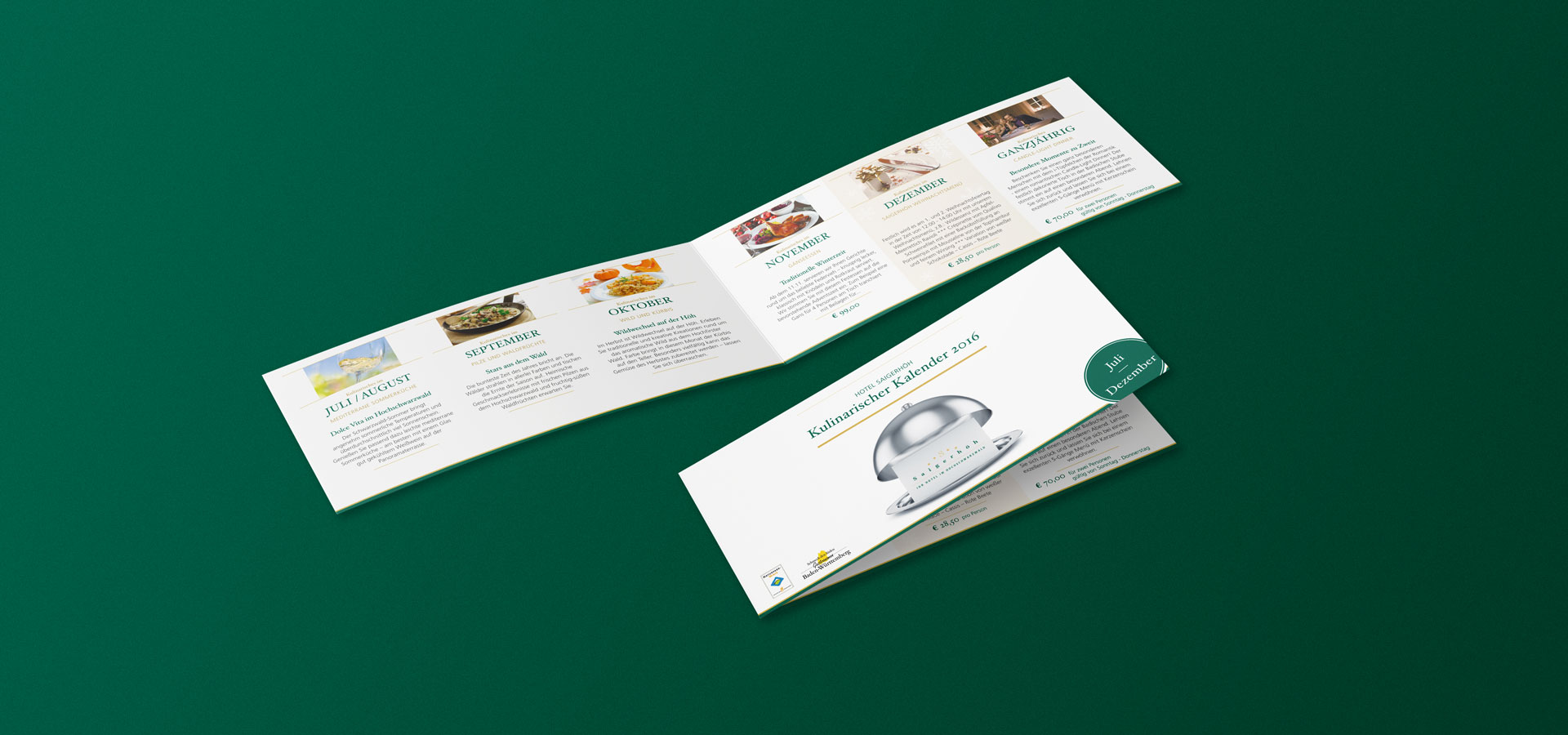Ansicht auf eine Doppelinnenseite und eine Vorderseite eines Mailings im Corporate Design des Hotels Saigerhöh