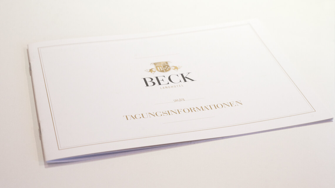 Ansicht auf die Vorderseite der Tagungsbroschüre für das Landhotel Beck